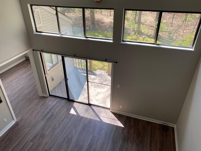 Foto del edificio - 40 Farmington Chase Cres