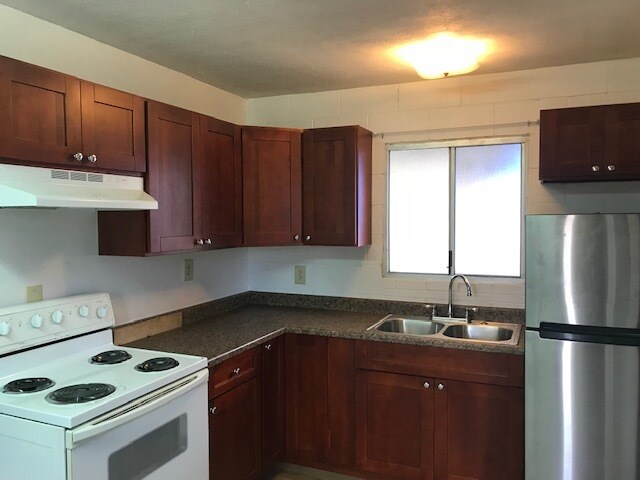 Building Photo - 718 Lalani Cir
