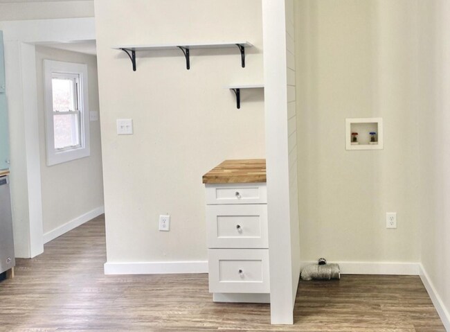 Foto del edificio - 1235 Iredell Ave