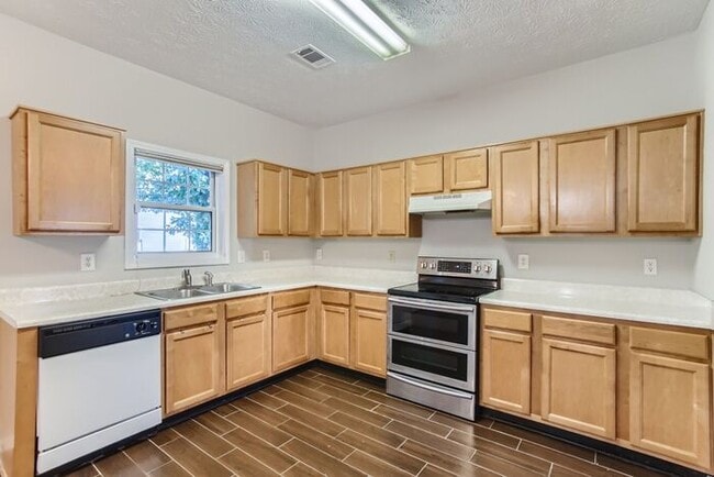 Building Photo - 5487 Walnut Ln