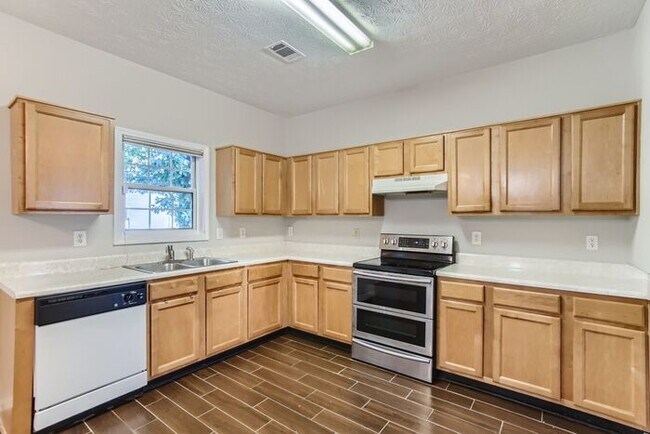 Foto del edificio - 5487 Walnut Ln