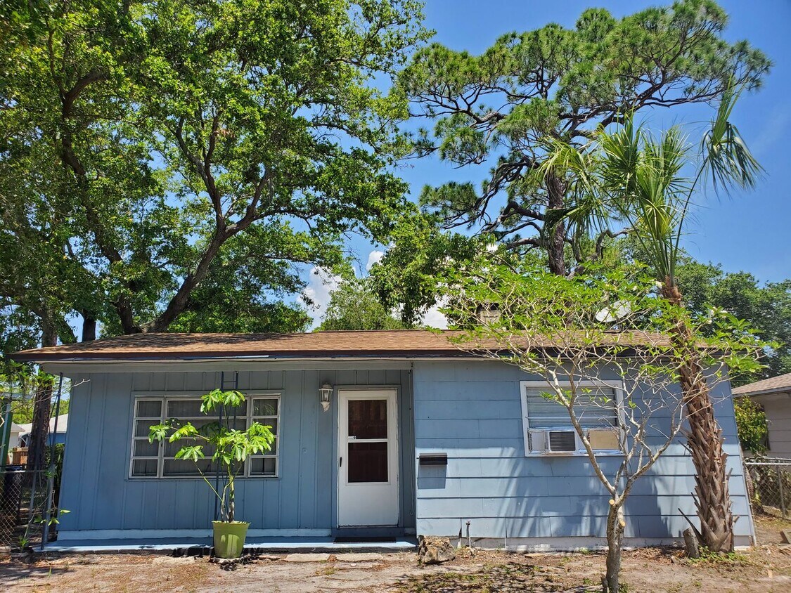 659 W Harbor Dr S, Saint Petersburg, FL 33705 House Rental in Saint