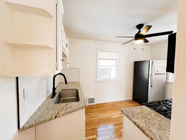 Foto del edificio - 4530 Wood Ave