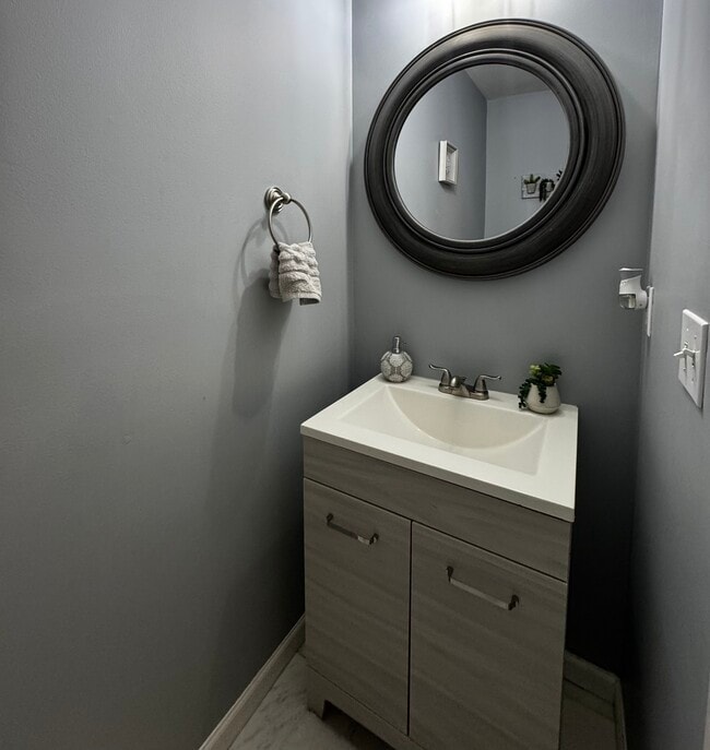 Foto del edificio - 32 Oil Mill Rd