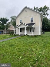 Building Photo - 129 Evans St