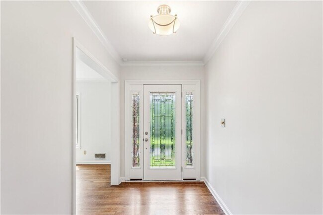 Foto del edificio - 3292 Ferncliff Pl NE