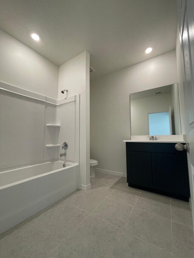 Foto del edificio - 2133 SE Flanders Rd