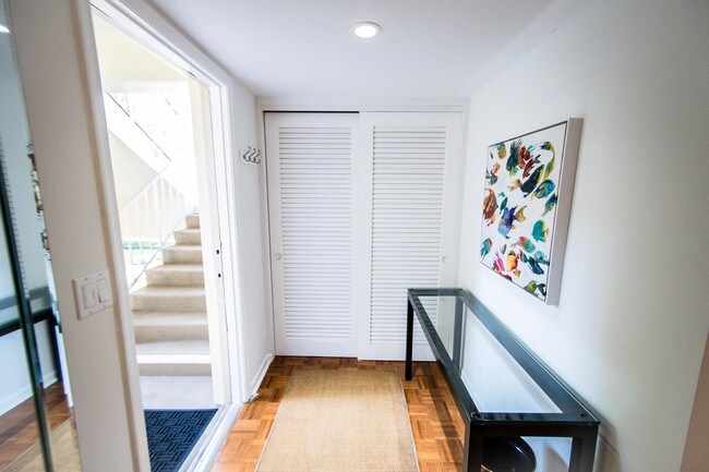 Foto del edificio - 5510  Tamberlane Circle 241