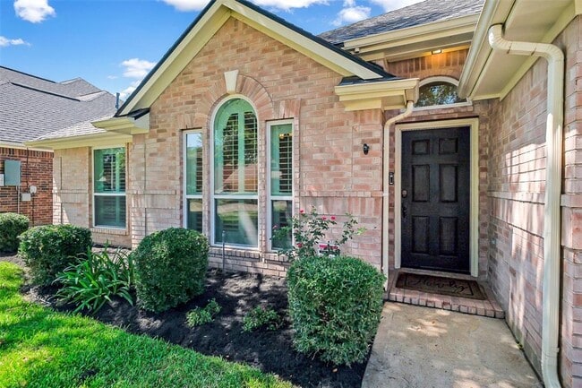 Foto del edificio - 21734 Maple Bluff Dr