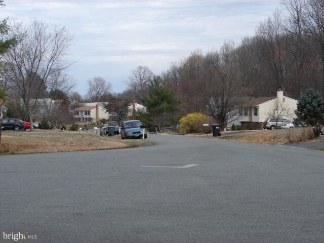 Building Photo - 14 Willow Ln