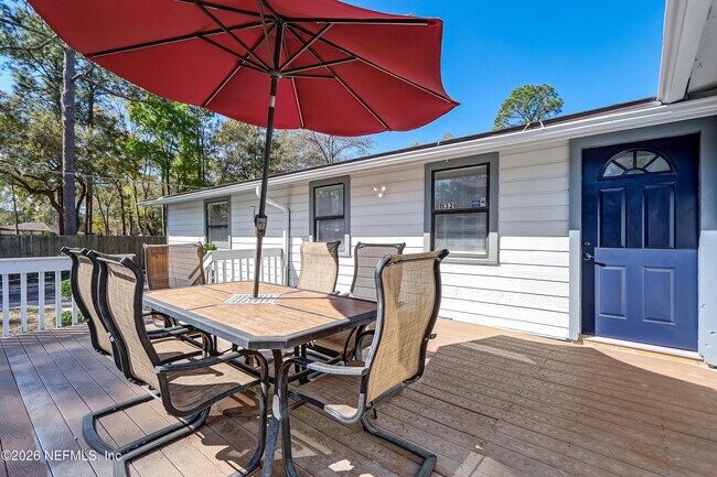 Foto del edificio - 11321 Deep Ln