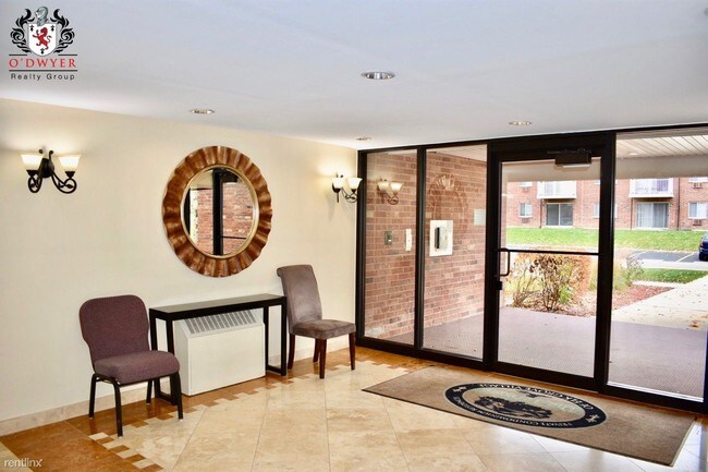 Building Photo - 1 br, 1 bath Apartment - 906 Ridge Sq Apt 318