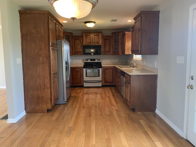 Building Photo - 1204 Cava Ct