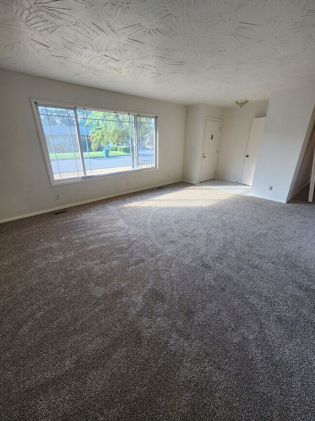 Foto del edificio - SINGLE FAMILY HOME ON HILLCREST (APP#72)