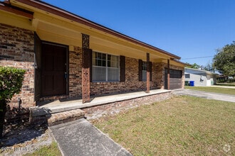 Building Photo - 1620 Bay Cir E