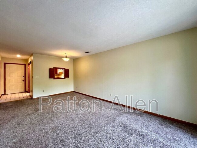 Foto del edificio - 530 Courtwood Ln