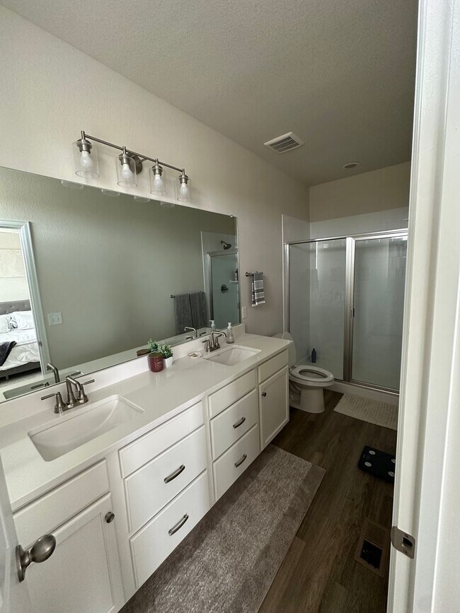 Foto del edificio - Modern Loveland Living | 3-Bed, 2.5-Bath Home with Garage