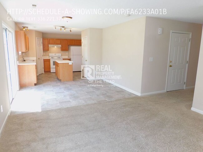 Building Photo - 3 Bedroom/2.5 Bath Greensboro Home with Fe...