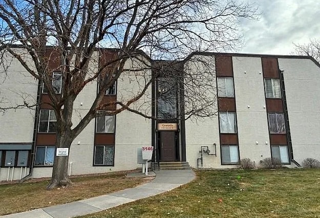 Building Photo - 3146 Lakeside Dr