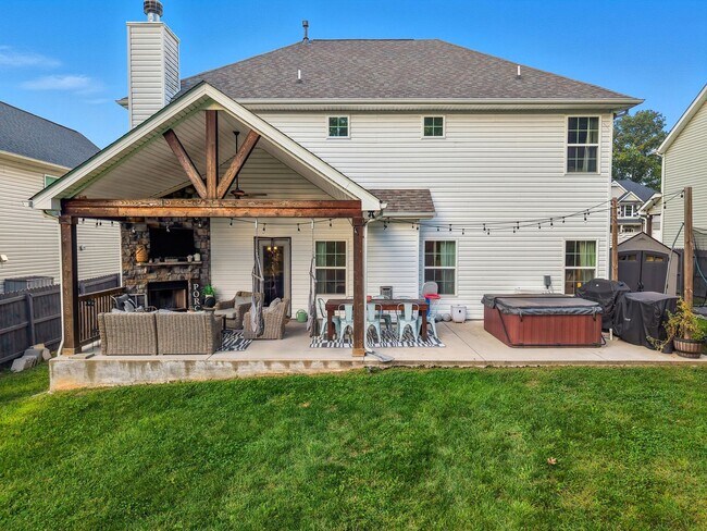 Foto del edificio - West Knoxville 37923 - 5 bedroom, 3 bath h...