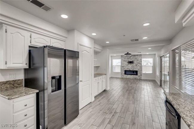 Building Photo - 1601 Vespertina Ct