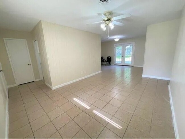 Foto del edificio - Stylish, Updated, Three Bedroom Home in the heart of Euless