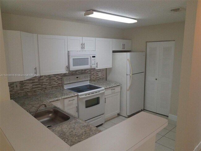 Foto del edificio - 11263 W Atlantic Blvd