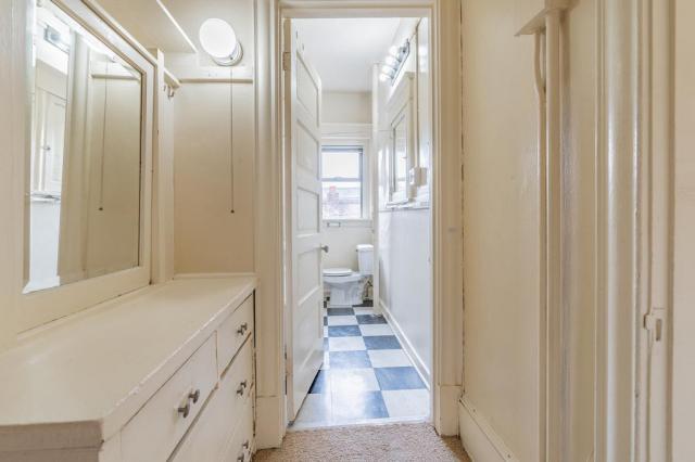 Building Photo - 0 bedroom in Seattle WA 98105