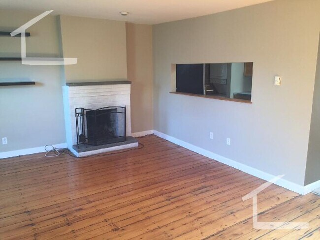 Building Photo - Luxurious South End 1 Bed W/ HUGE Private ...