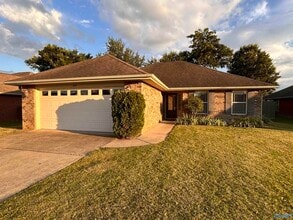Building Photo - 4955 Montauk Trail SE