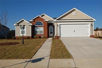 Building Photo - 104 Piedmont Ln