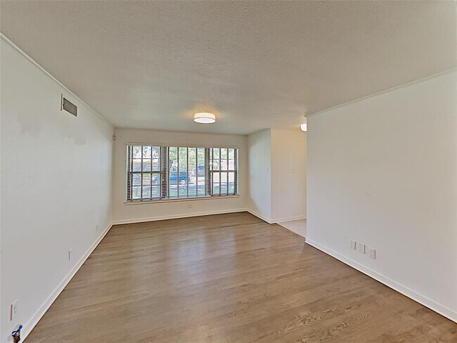 Foto del edificio - 3106 Woodwind Ln