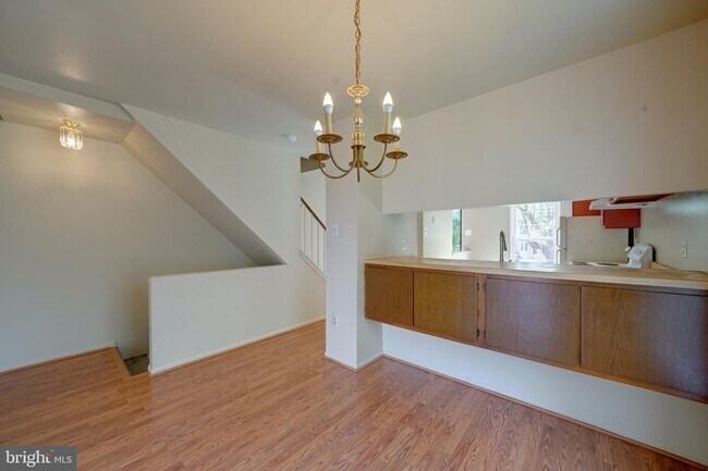 Building Photo - 6776 DUCKETTS Ln