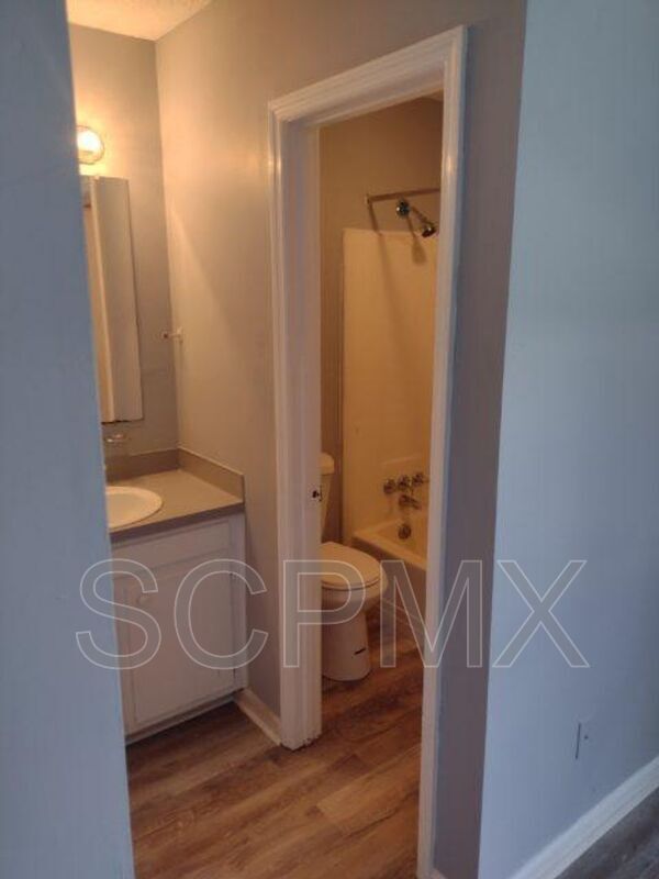 Building Photo - 124 Langley Dr