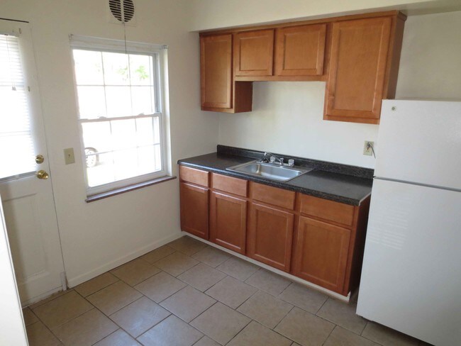 Building Photo - 8300 Mayfair St