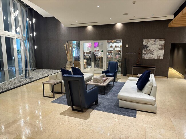 Foto del edificio - 60 SW 13th St