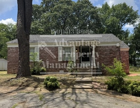 Building Photo - 1519 Phyllis St