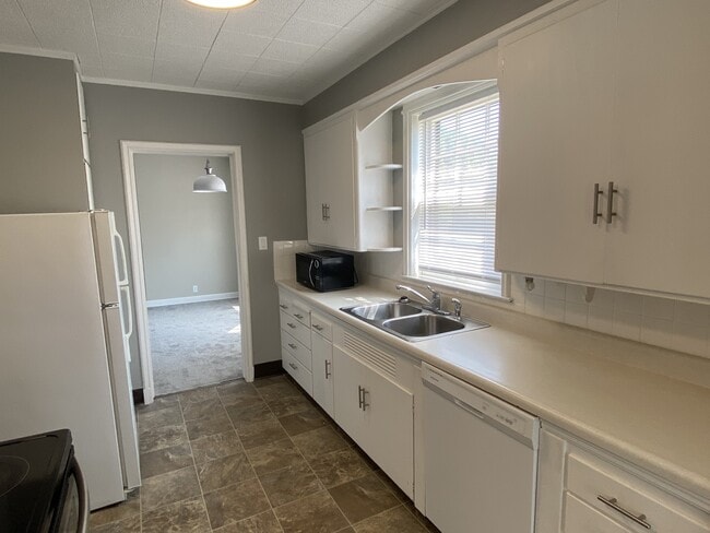 Building Photo - 1853 S 50th St