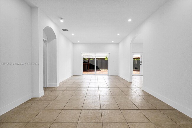Foto del edificio - 14300 SW 155th Ct
