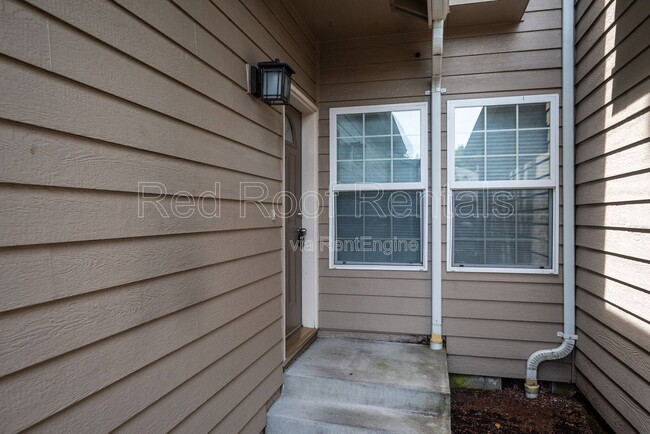 Building Photo - 1222 7th St SE
