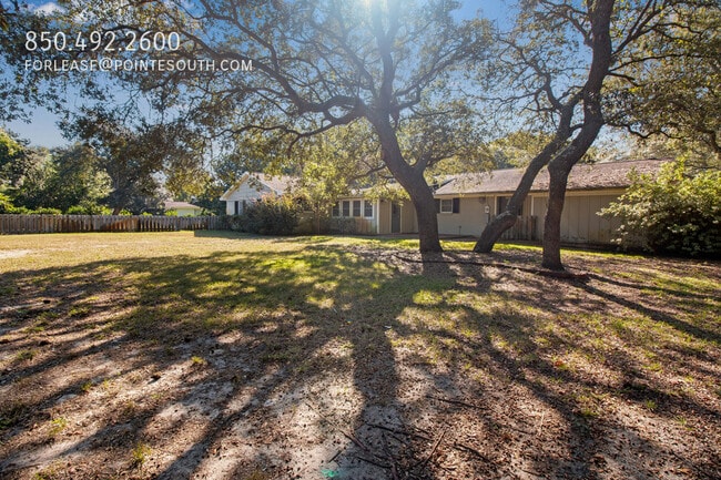 Building Photo - 701 Planet Dr