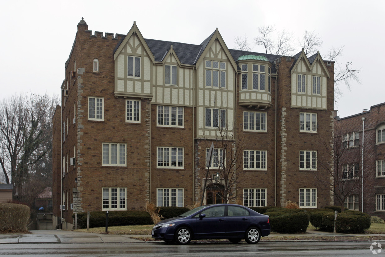 Primary Photo - 2558 Madison Rd