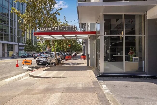 Foto del edificio - 645 W 9th St