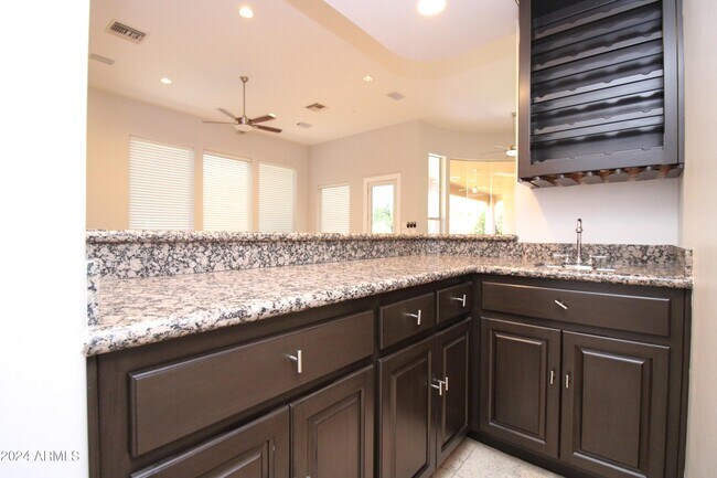 Foto del edificio - 11658 N 129th St