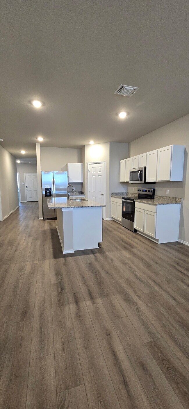 Building Photo - 1129 Stone Vly Rd