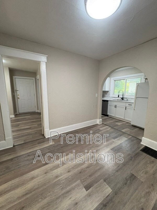 Foto del edificio - 3318 Fernwood Ave