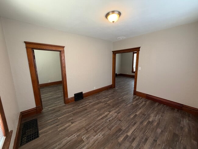 Building Photo - 405 Rock St