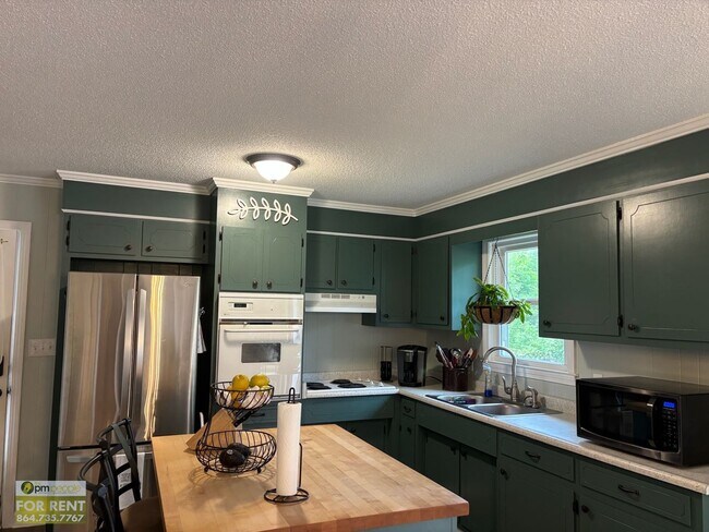 Foto del edificio - Charming Easley 3/2 Coming Available!