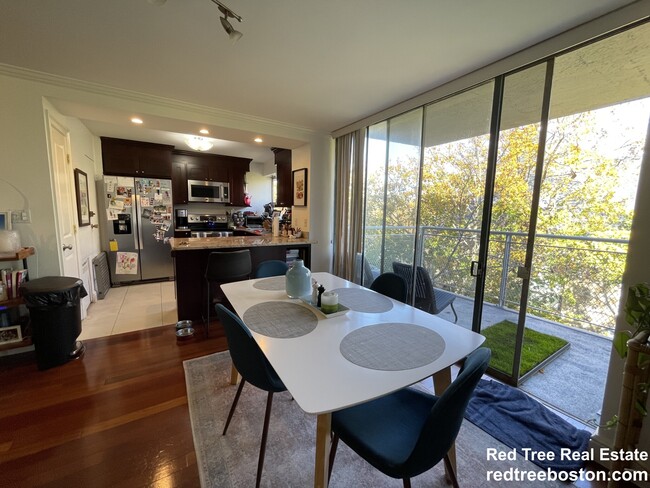 Building Photo - 70 Park St