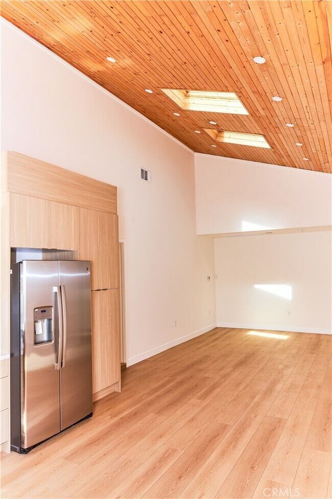 Foto del edificio - 14745 Bassett St